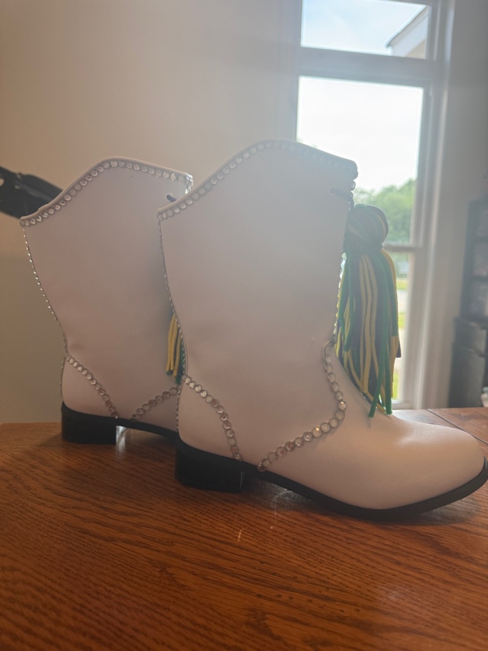 White Marching Boots with two different tassels